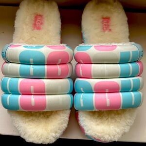 Uggs slide’s beautiful pastel colors